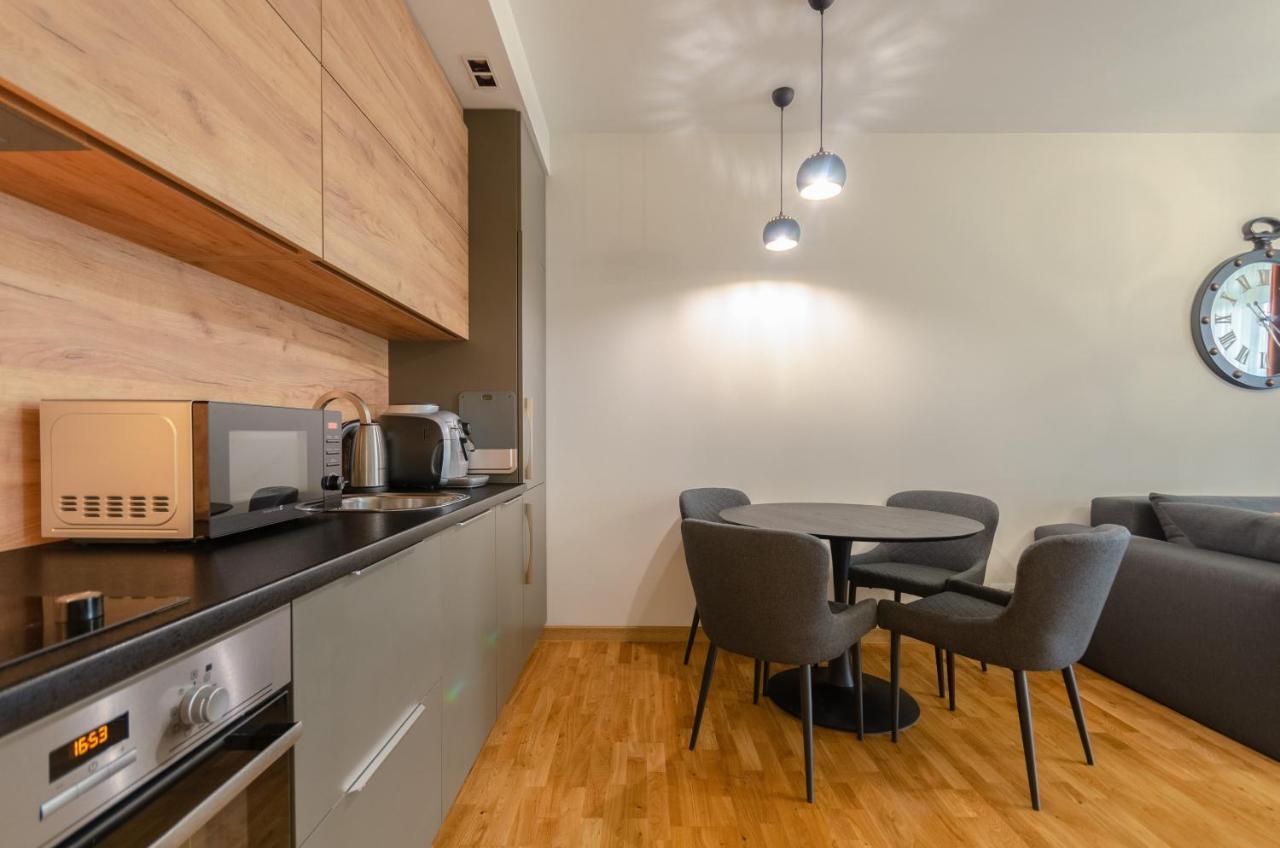 Petrovdom 408-467-471-277-377 In Central Park Cozy Apartments キエフ エクステリア 写真