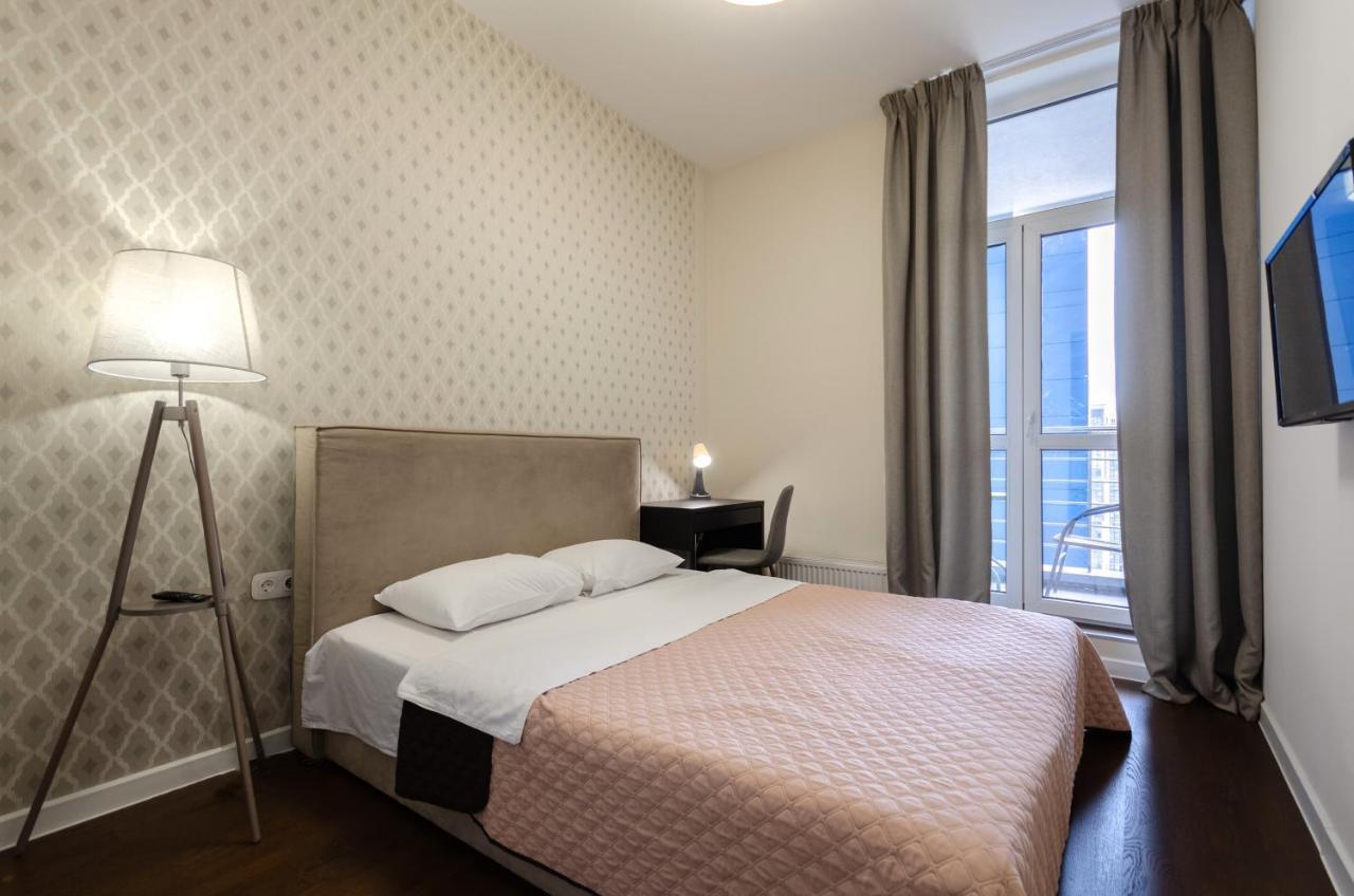 Petrovdom 408-467-471-277-377 In Central Park Cozy Apartments キエフ エクステリア 写真