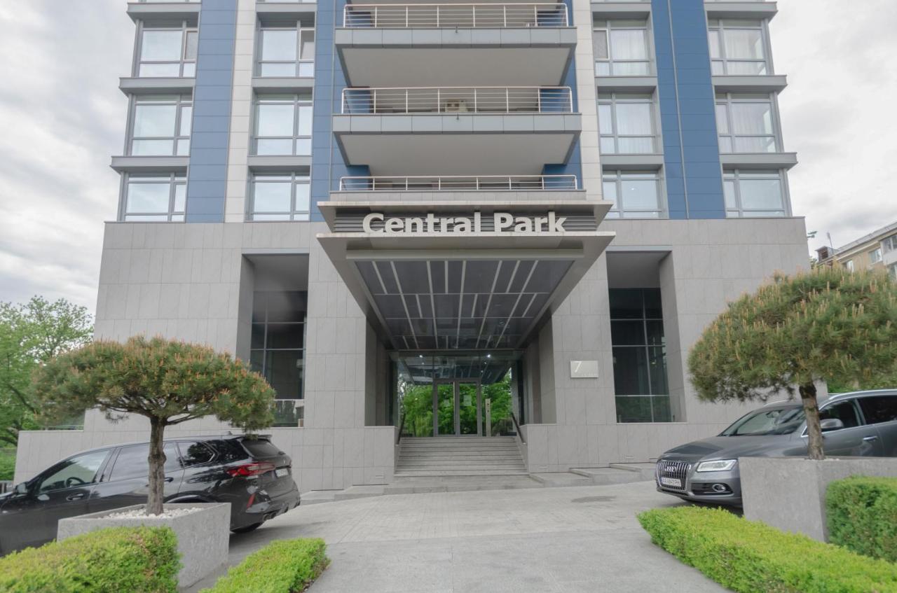 Petrovdom 408-467-471-277-377 In Central Park Cozy Apartments キエフ エクステリア 写真